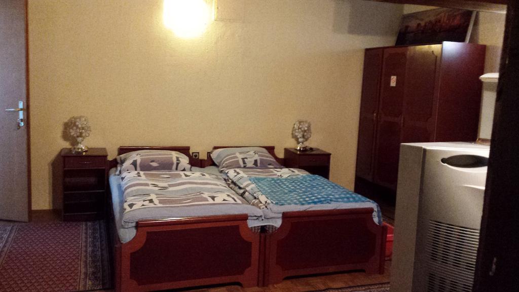 Guest House Gaja Novi Sad Rom bilde